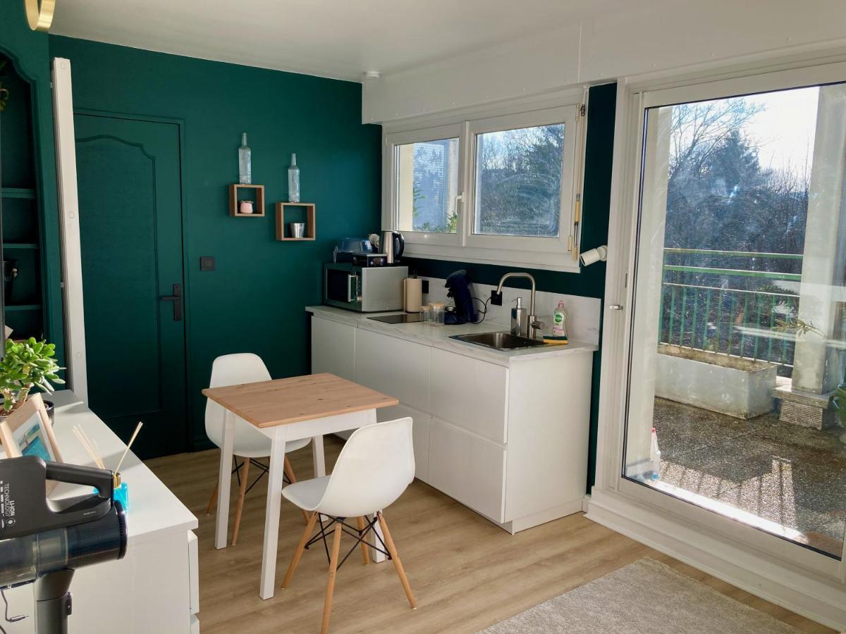 Appartement Avec Terrasse Et Parking Gratuit Accole Montbéliard Exterior photo