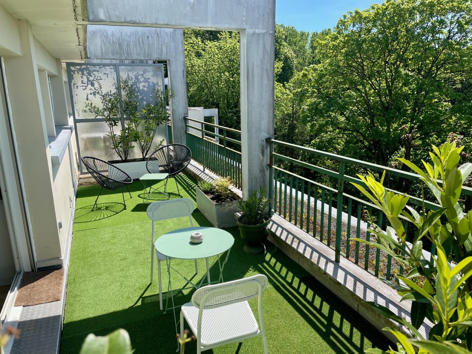 Appartement Avec Terrasse Et Parking Gratuit Accole Montbéliard Exterior photo