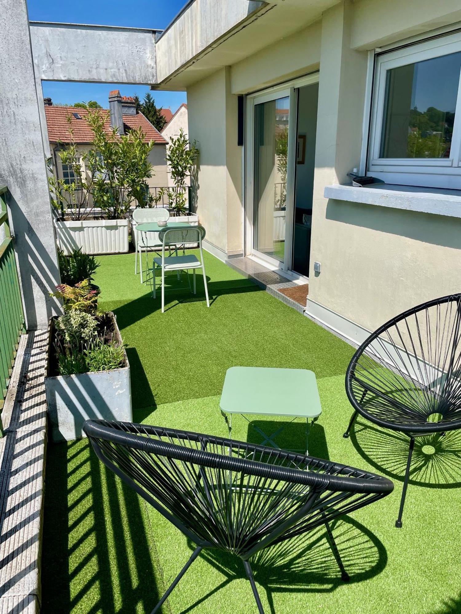 Appartement Avec Terrasse Et Parking Gratuit Accole Montbéliard Exterior photo